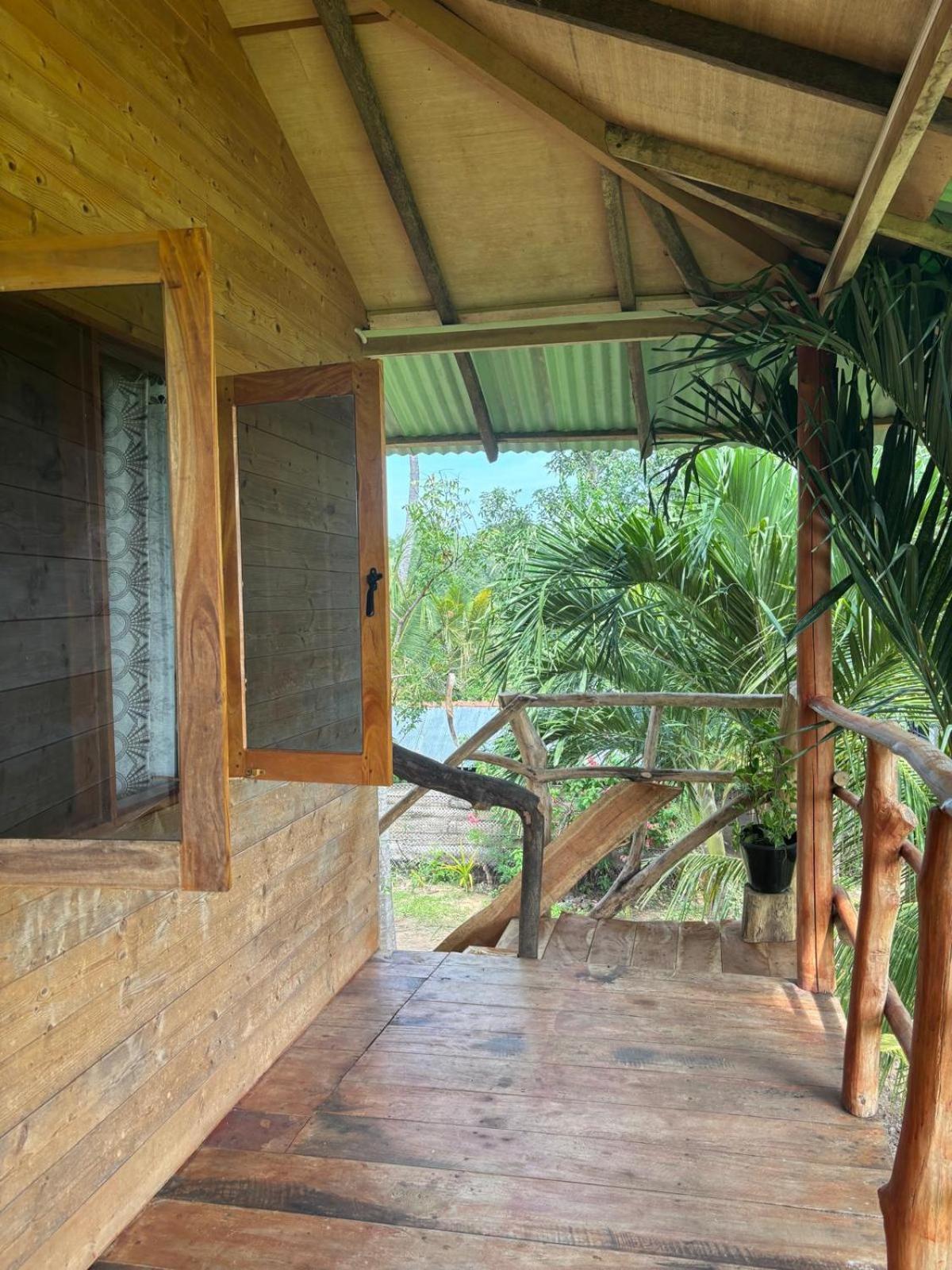 Lake Side View Cabana Tissamaharama Kültér fotó